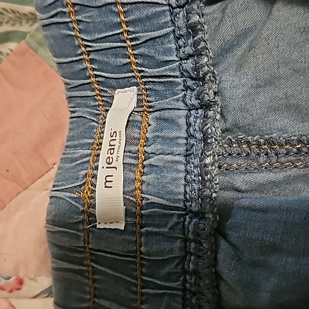 Maurices pull on shorts - Picture 2 of 5